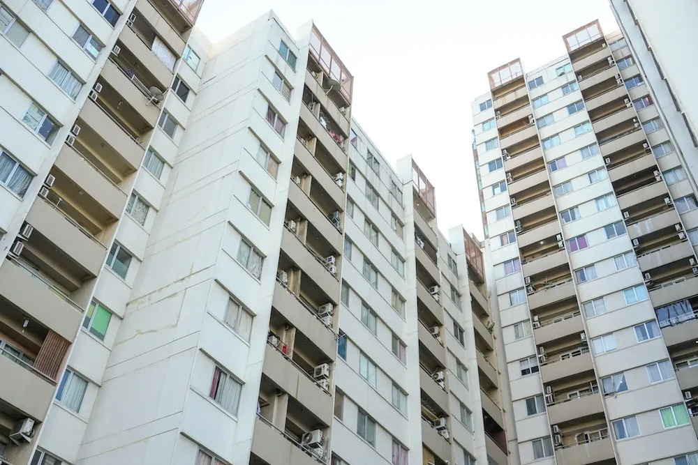 Simply Modern Studio Apartment at Centro City Residence