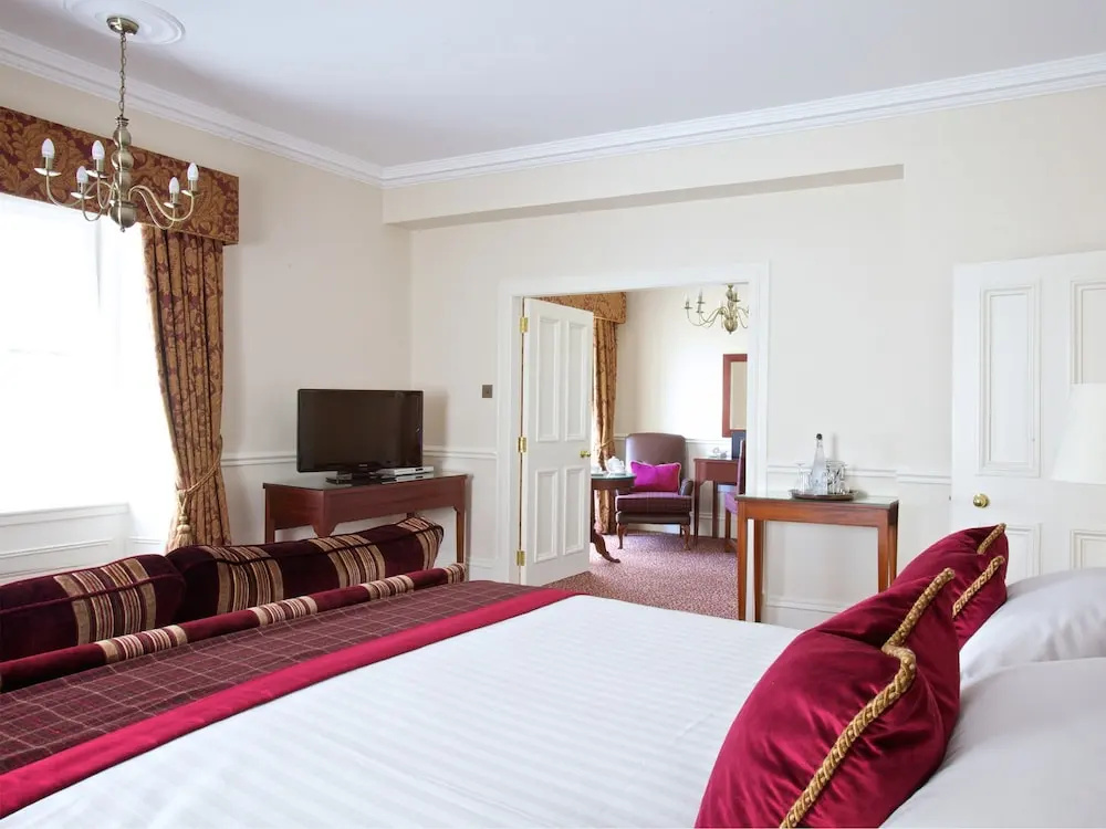 Superior Double Suite (full double bed)