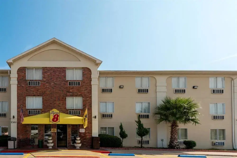 Super 8 By Wyndham Waco University Area