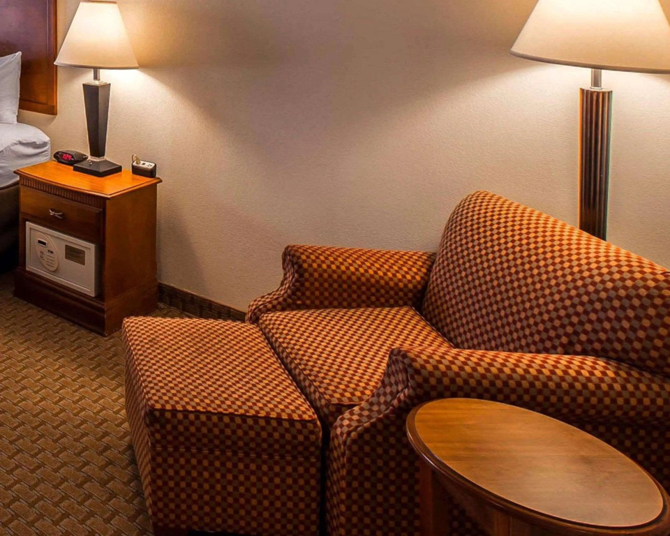 Lobby & Reception