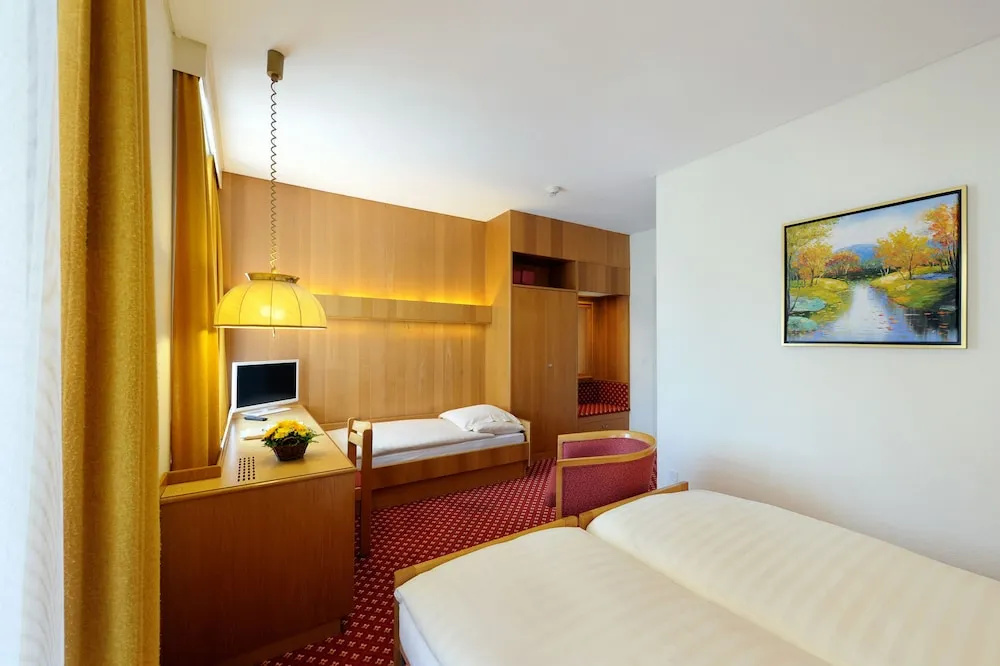 Standard Triple Family room