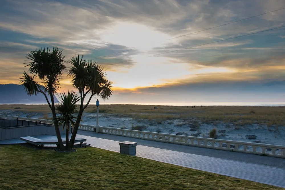 Beach & Waterfront