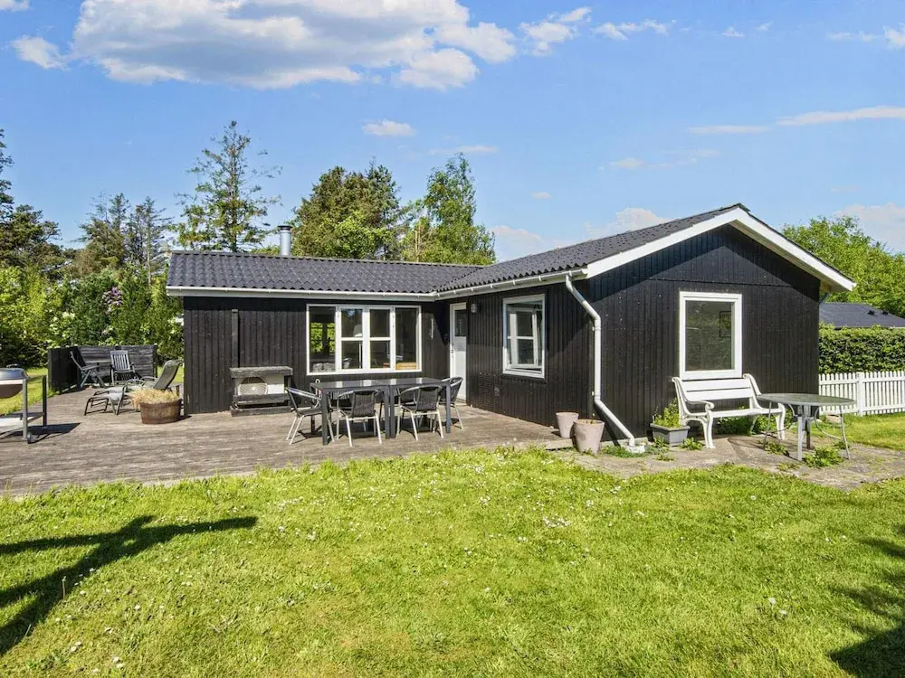 6 Person Holiday Home in Tarm