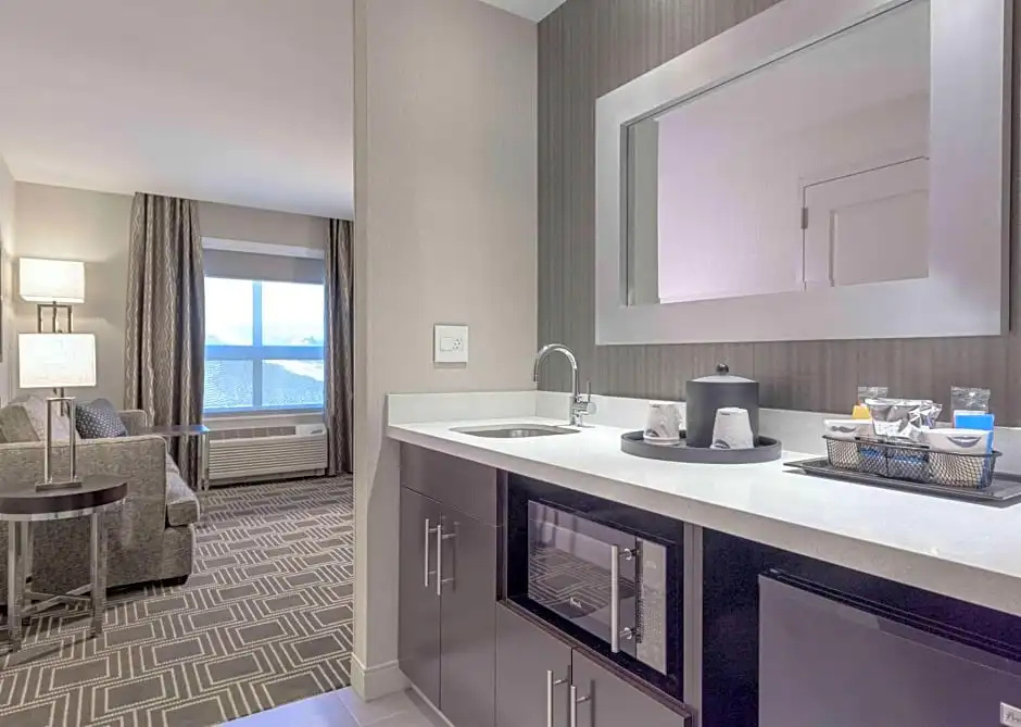Double Suite (full double bed)
