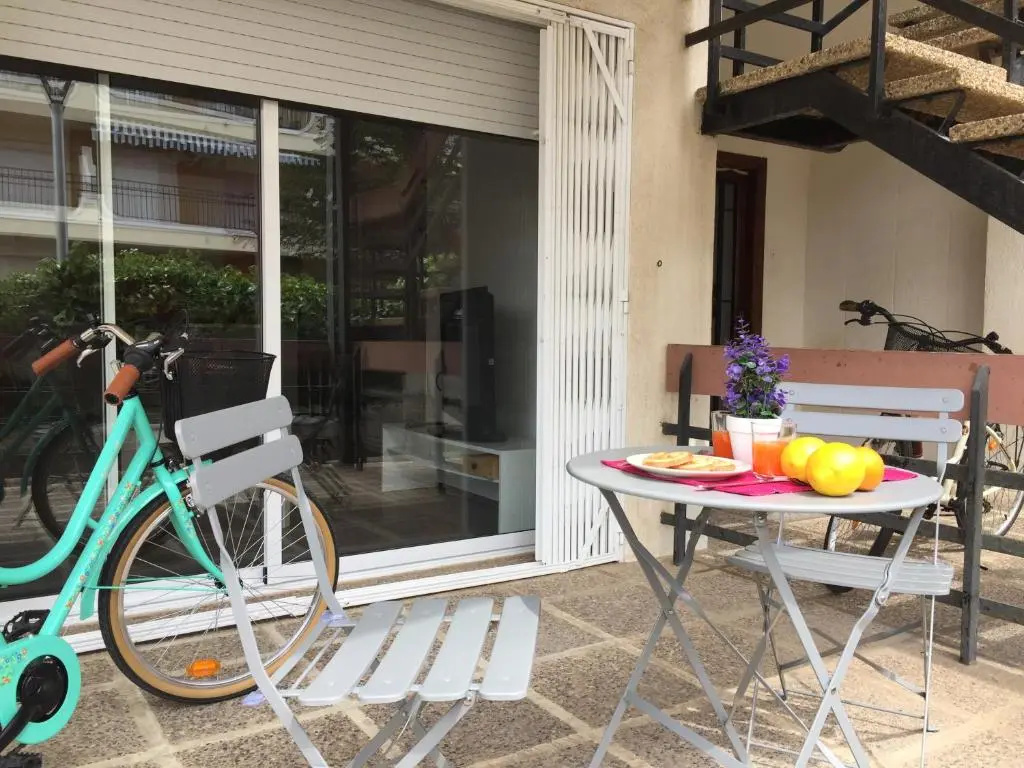 Nice apartment 80 meters from the beach