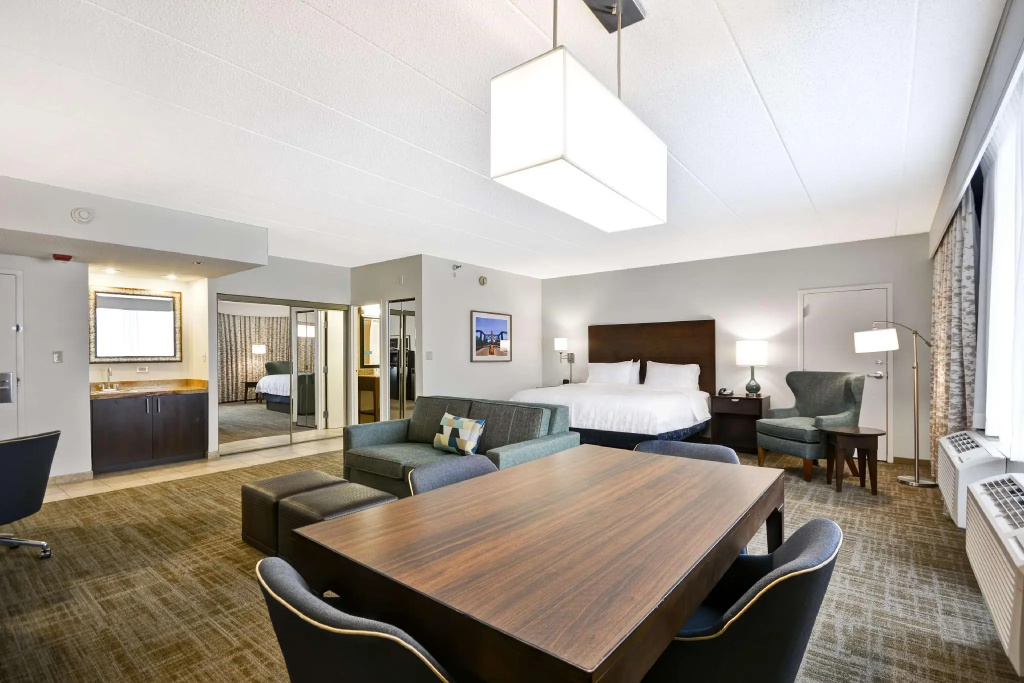 Double Suite (full double bed)