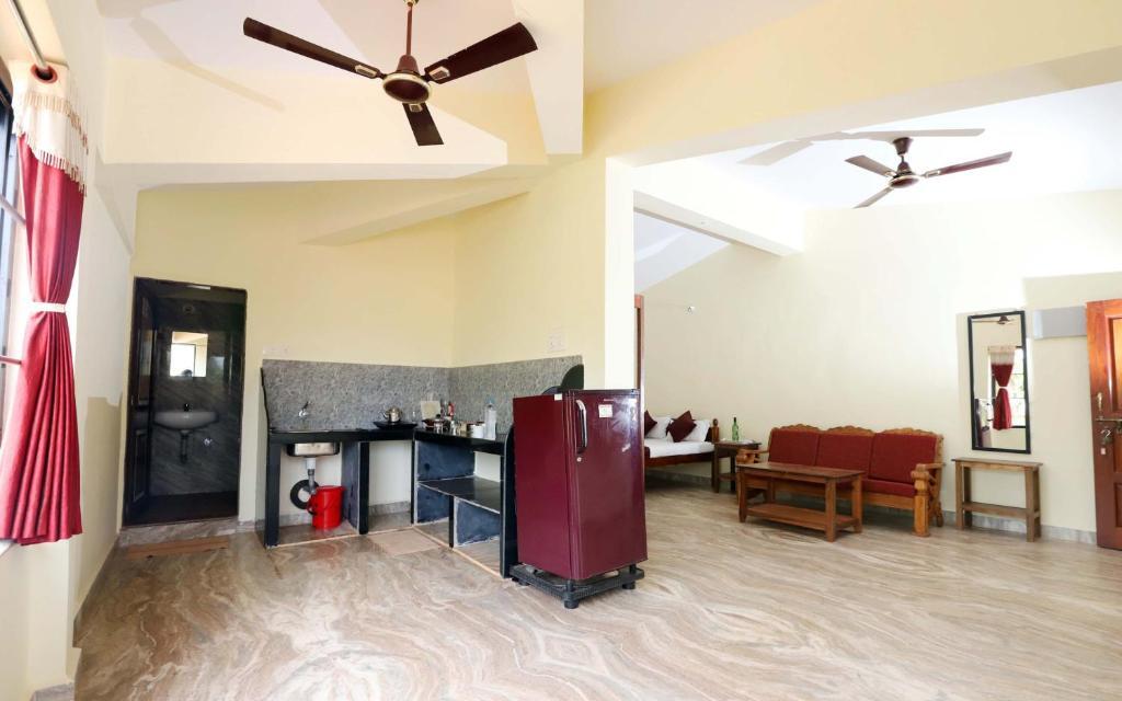 Morjim Sunset Guesthouse
