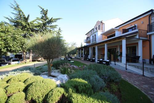Villa Dobravac by null