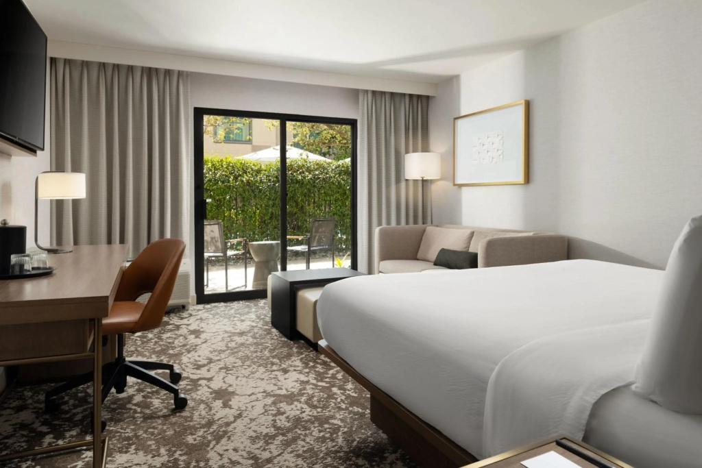 Отель Courtyard by Marriott Pasadena/Old Town в Пасадене
