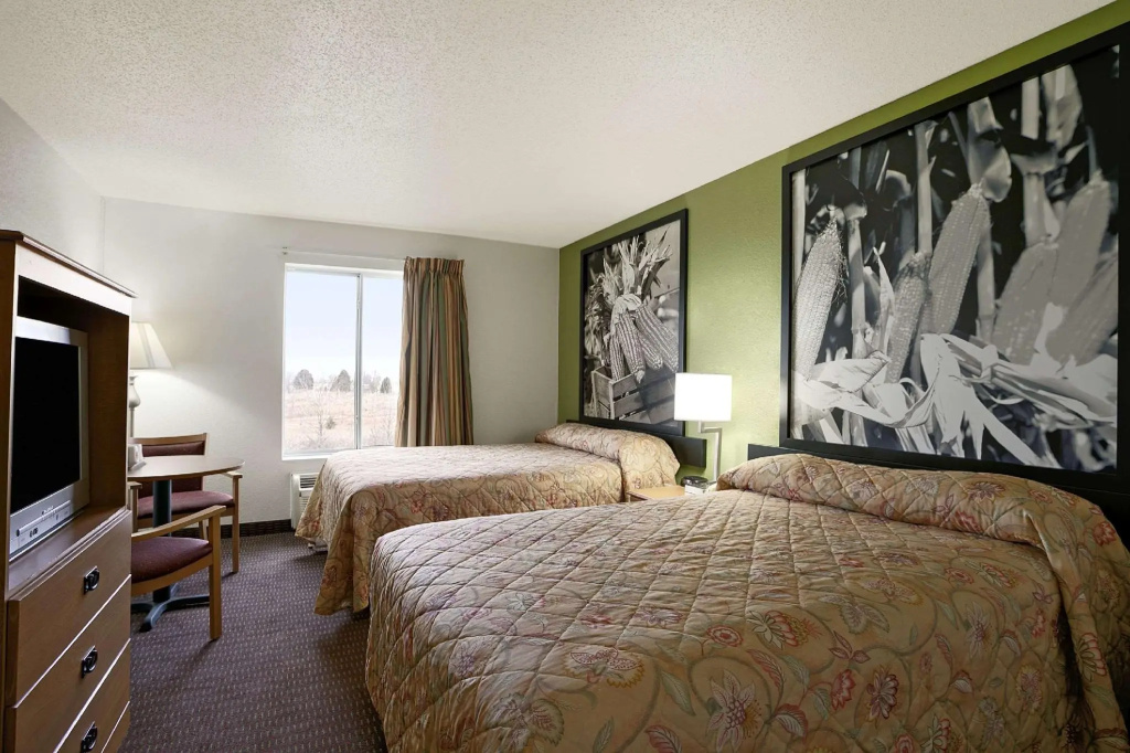 Standard Quadruple room