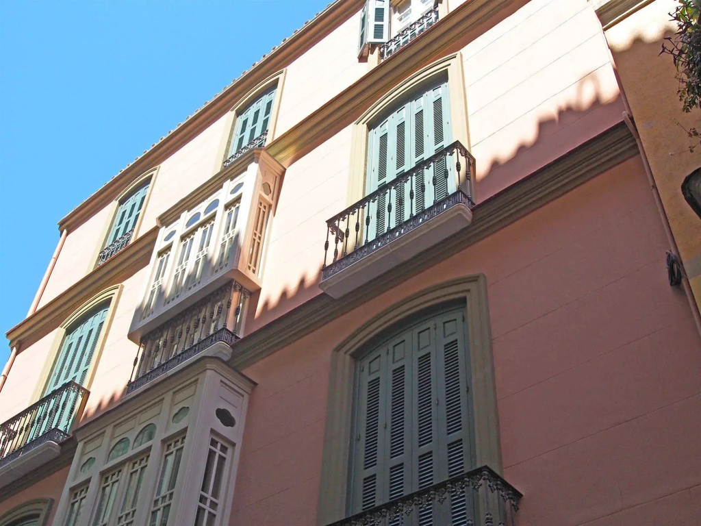 Feel Apartments Picasso Center