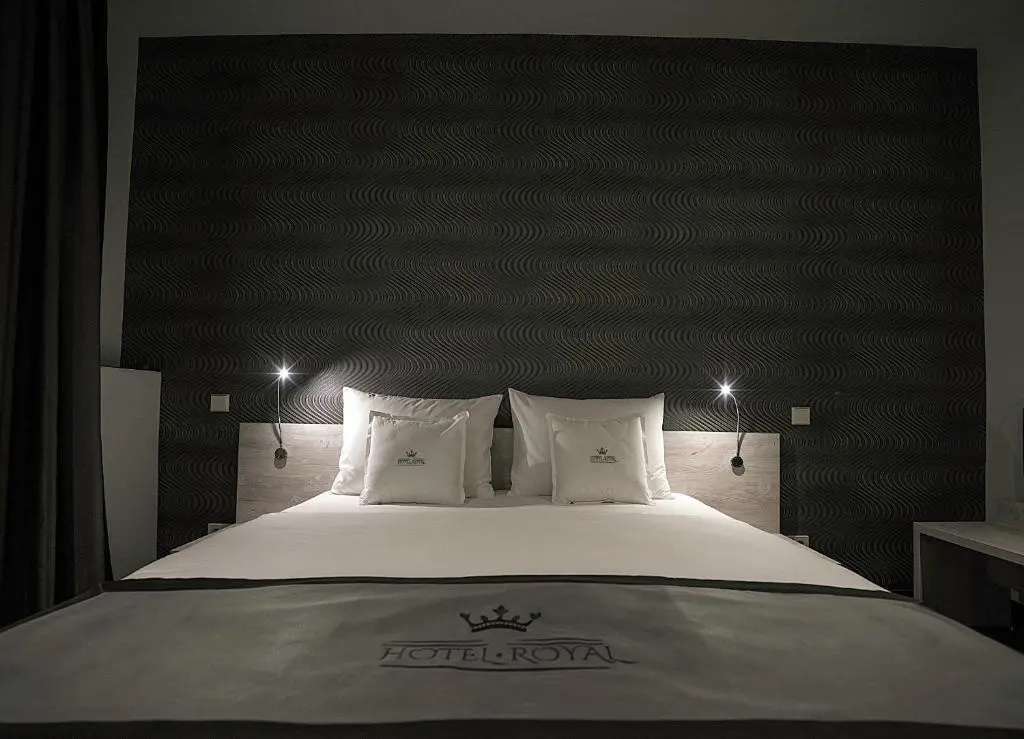 Hotel Royal — 1