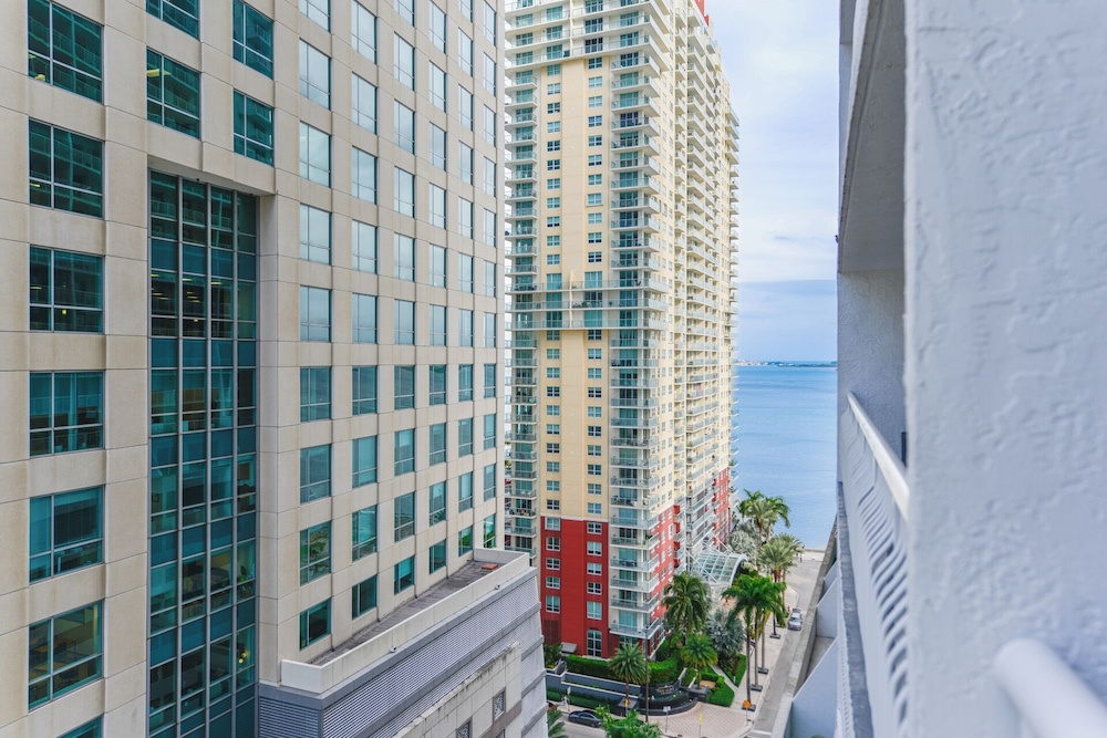 Brickell Bay 1720
