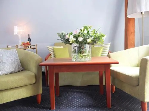 Lobby & Reception