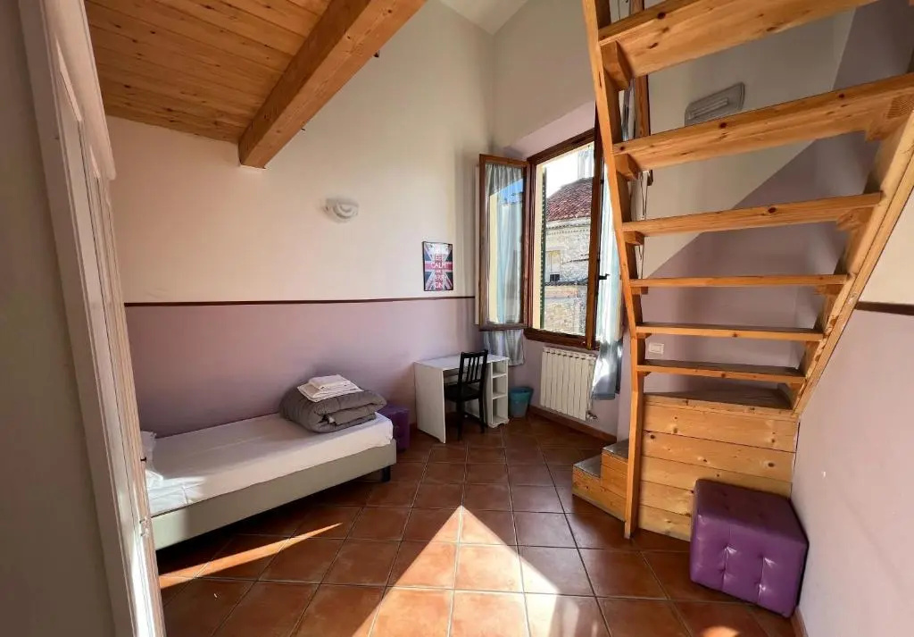 Standard Triple room with city view