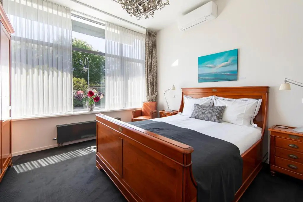 Deluxe Double room (full double bed)