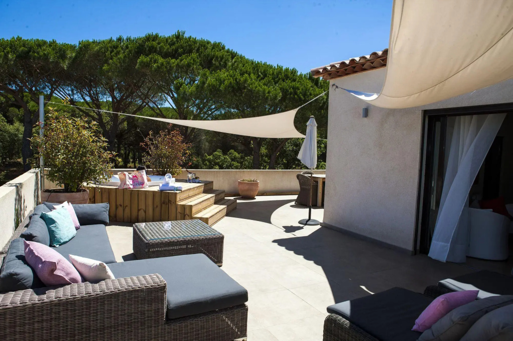 Balcony & Terrace
