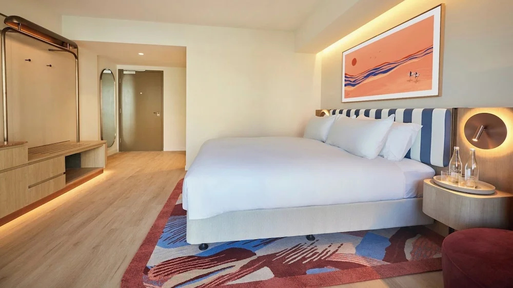 Deluxe Double room with balcony (full double bed)