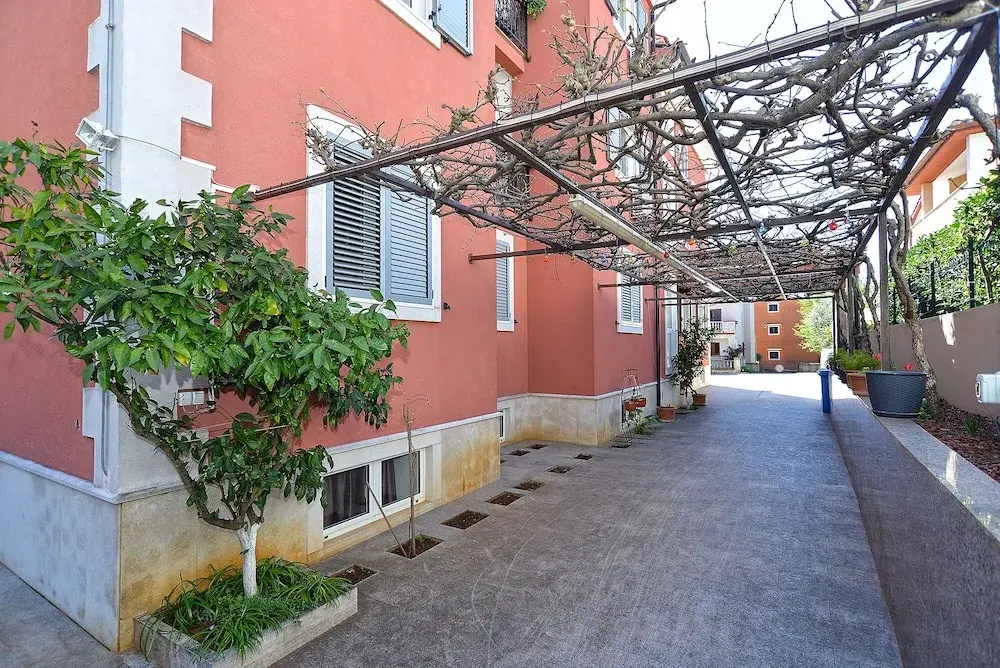 Apartments 2224