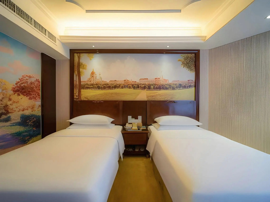 Vienna International Hotel photo 2