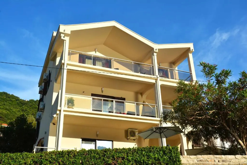 MaXhit Apartments
