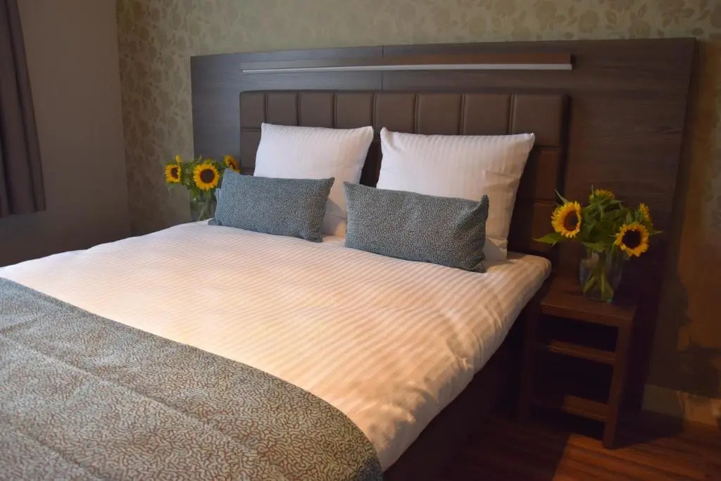Standard Double room with canal view (full double bed)