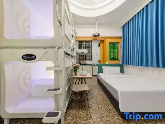 Standard Triple Family room