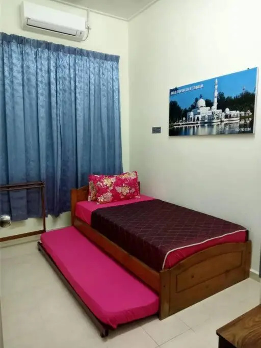 Homestay Camelia Kuala Terengganu 2 - Orkid House Seberang Takir Near Drawbridge