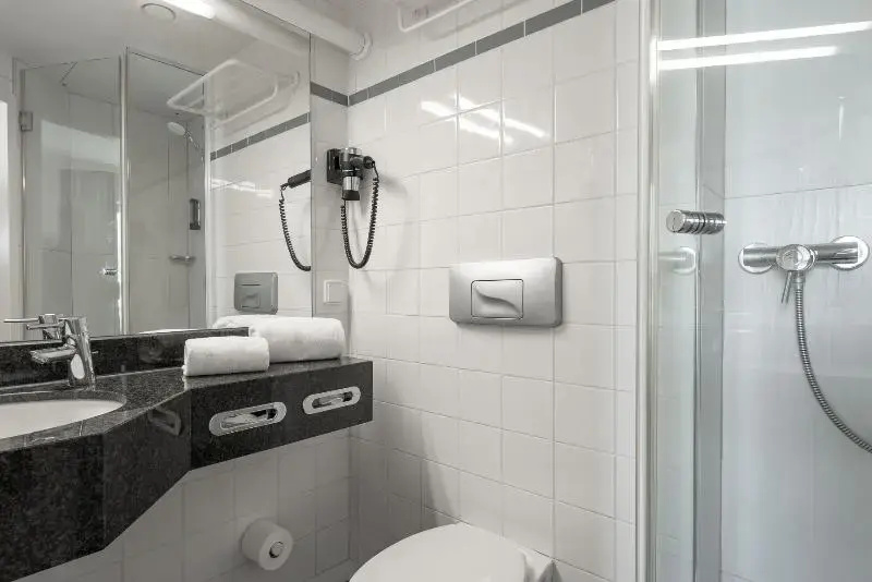 Standard Double room with harbour view (full double bed)