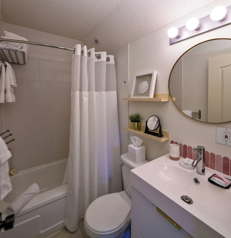 1 Bedroom Deluxe Suite
