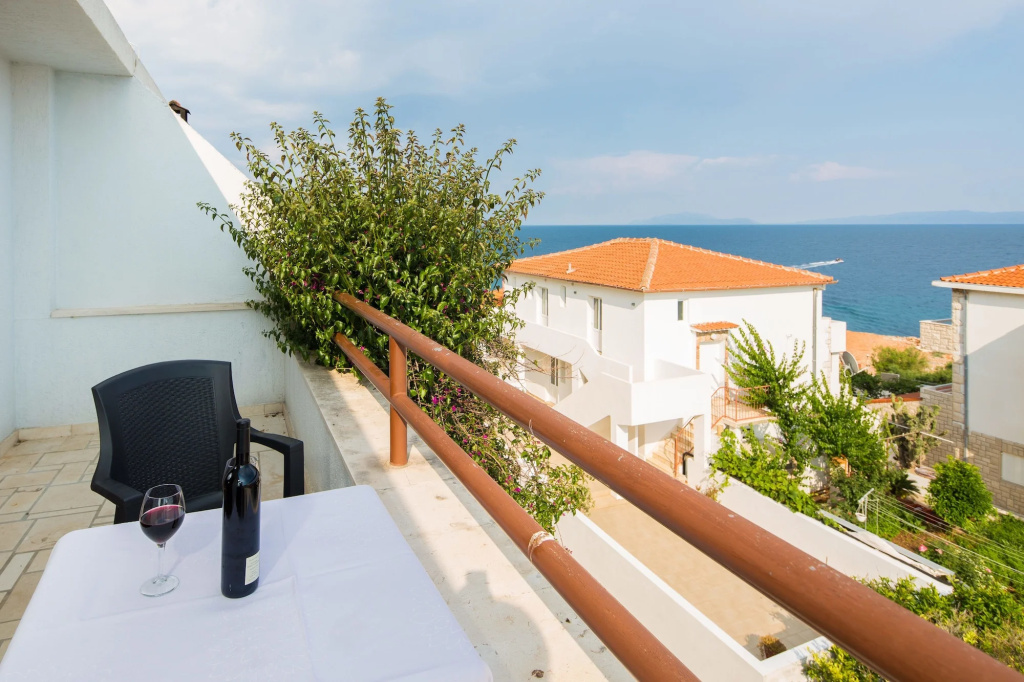 Balcony & Terrace
