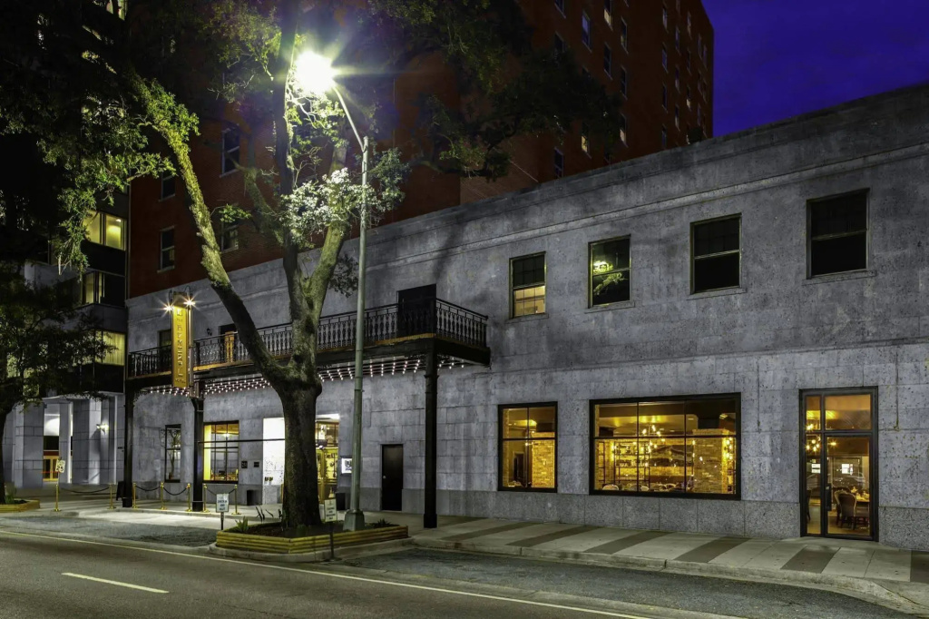 The Admiral, Downtown Historic District