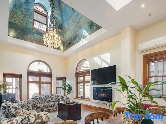 Lambton Quay Loft - Sleeps 10
