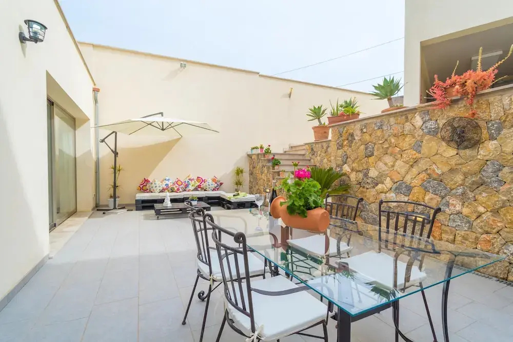 Casa Holganza in Maria de la Salut