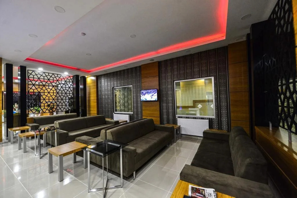 Food & Beverage