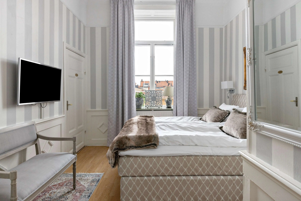 Standard Double room (full double bed)