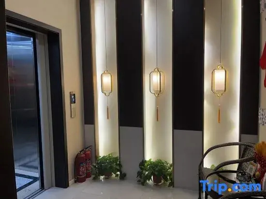 Qifeng Guli Light Luxury Homestay (Kaifeng Qingming Shanghe Garden Gulou Square Branch)