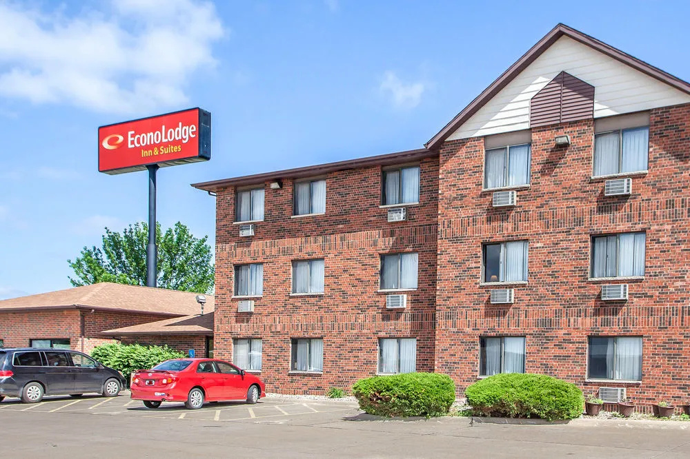 Econo Lodge Inn & Suites Davenport Area