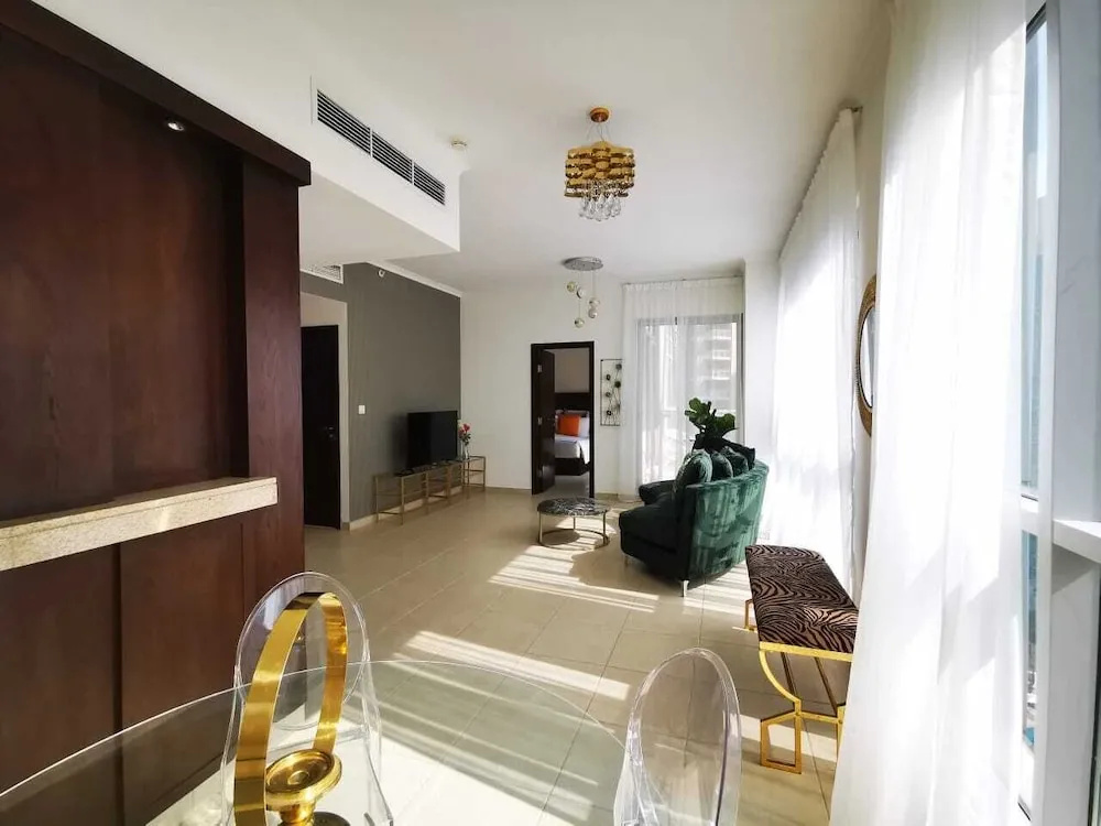 The Residences 8