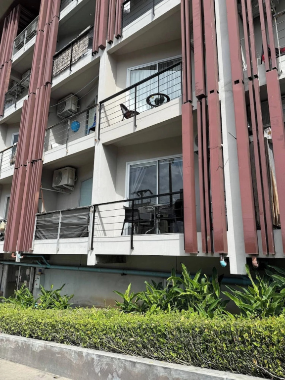 Charming 1-bedroom Apartment Near Bangrak Beach