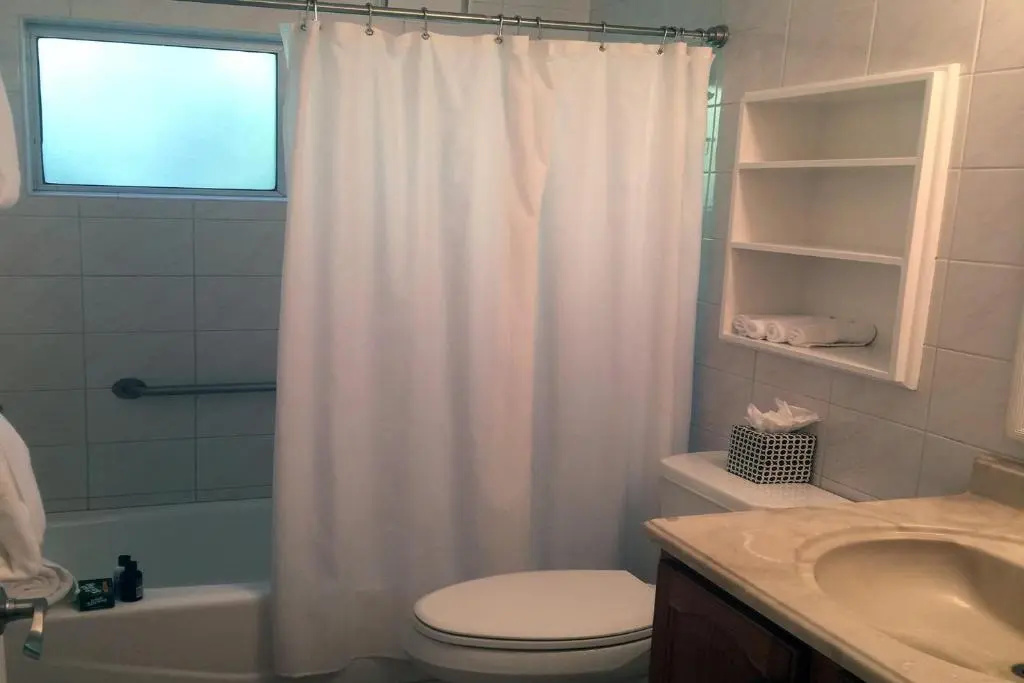 Kihei Kai Oceanfront Condominiums - Chambres