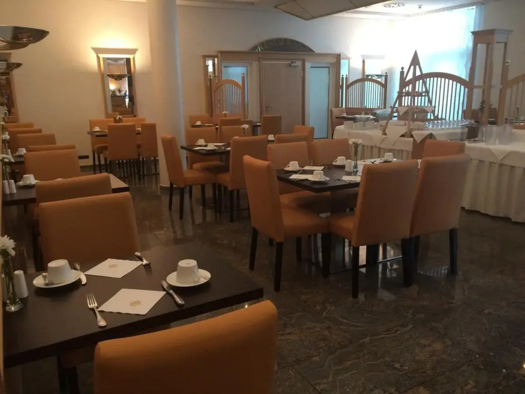 Food & Beverage
