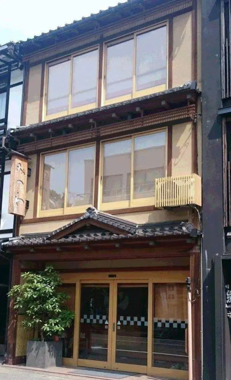 Mitsuwa Ryokan