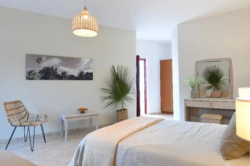 Superior Double room with balcony (full double bed)