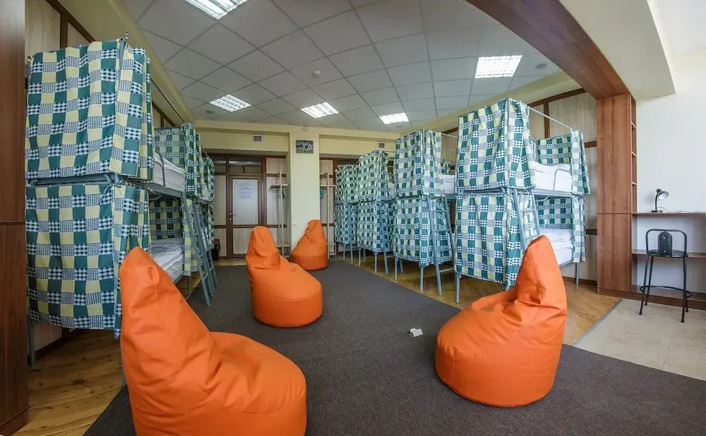 Кровать в общем номере в Good Inn