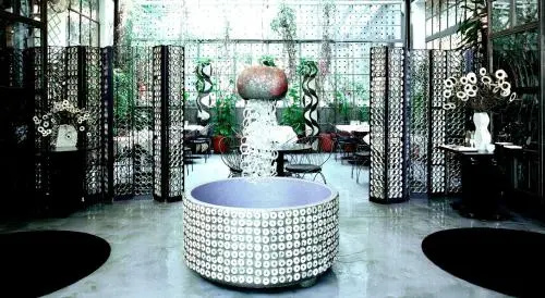 Lobby & Reception