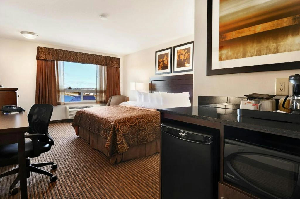 Tisdale Canalta Hotel — 4