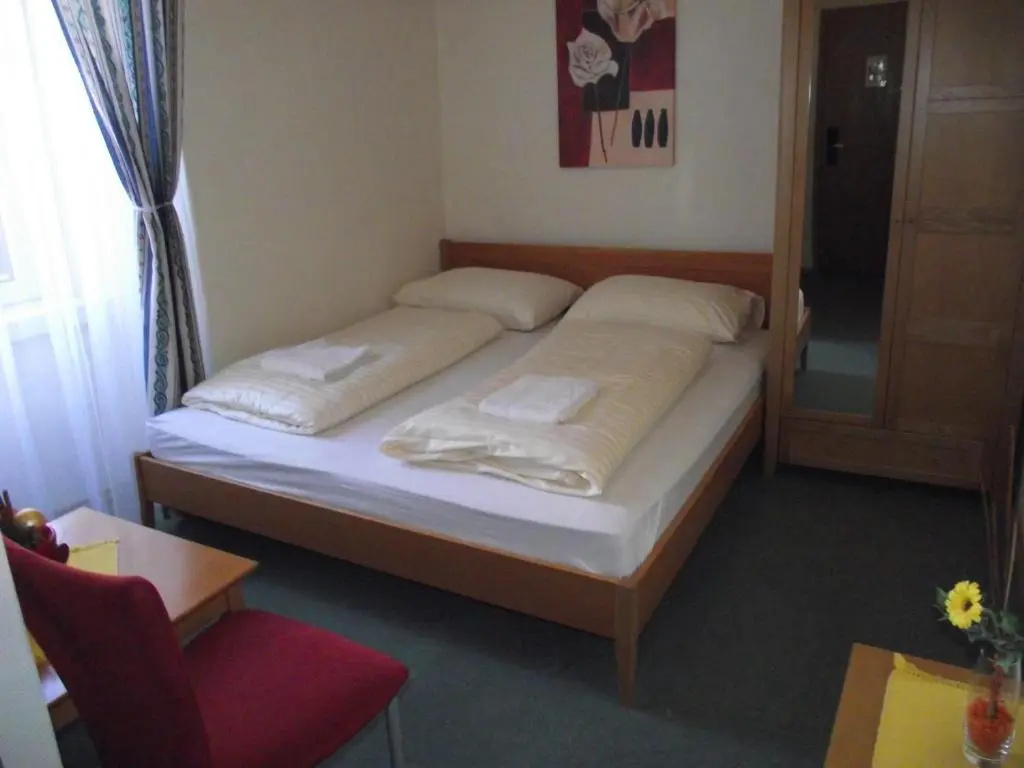 Economy room