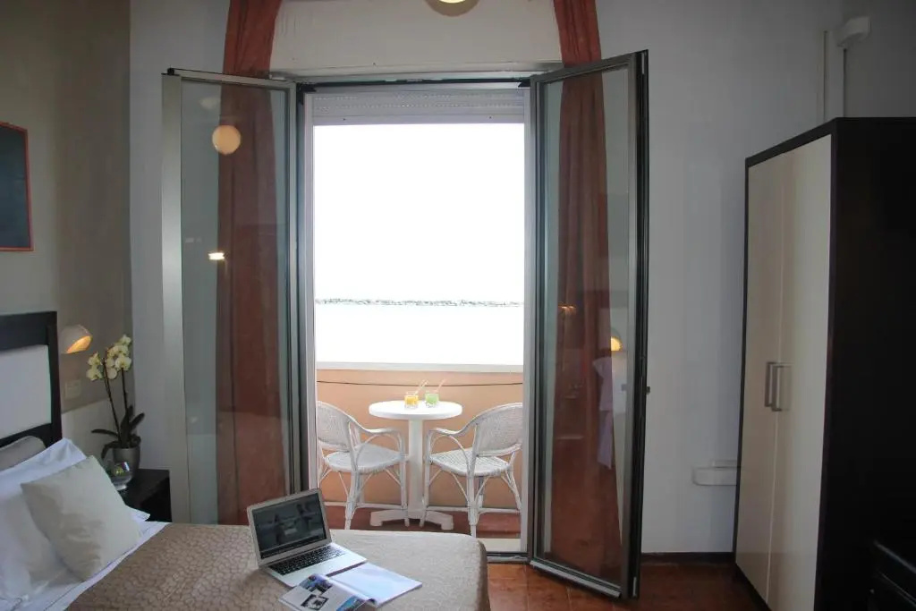 Standard Quadruple room with sea view