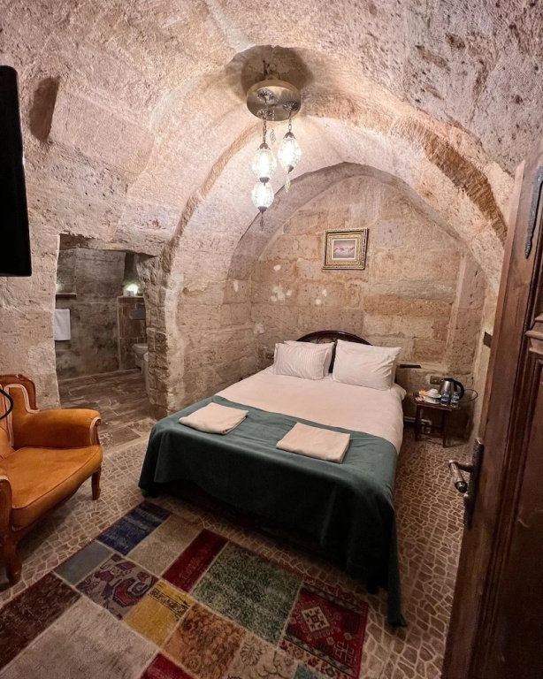 Deluxe Double room (full double bed)